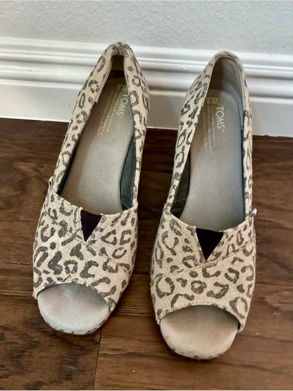 TOMS Espadrille Leopard Beige Wedge Sandals Canvas Platform Rope Wedges Women 8